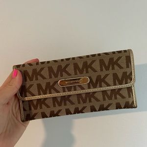 Michael Kors Gold Wallet